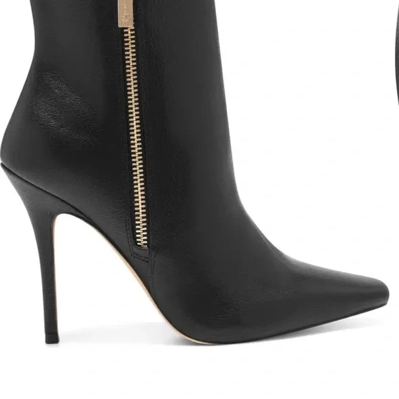 Chelsia Stiletto Bootie
JESSICA SIMPSON - Picture 6 of 6